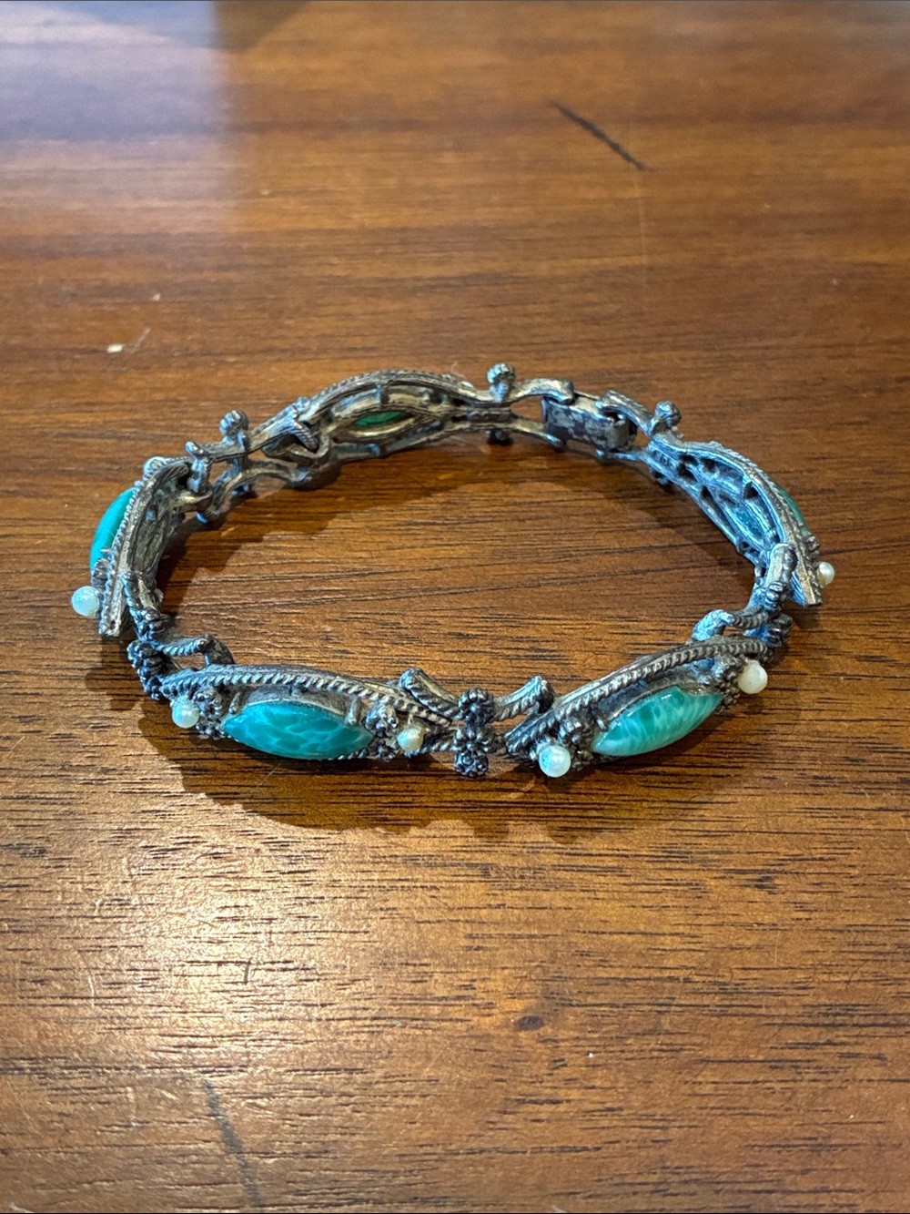 🔺FWB🔺 VINTAGE Faux Turquoise (Marquise) and Faux Pearl Bracelet — CFW / HAR